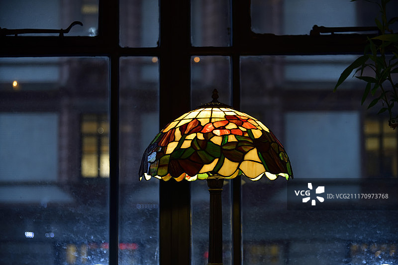 饭店里的台灯图片素材