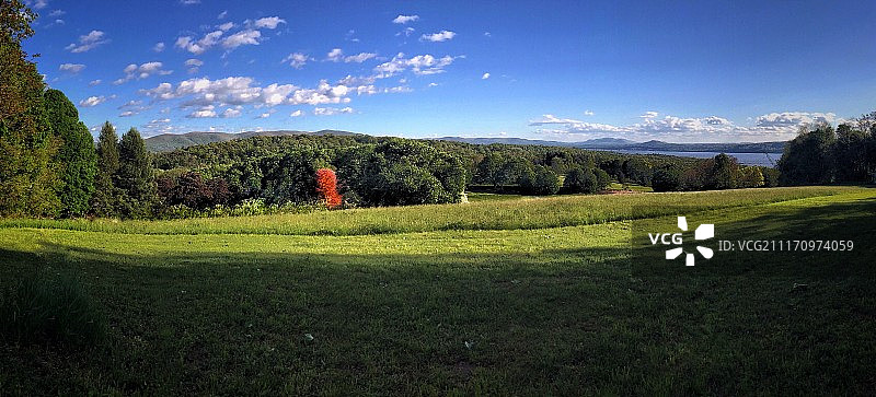无尽的葱郁山丘图片素材