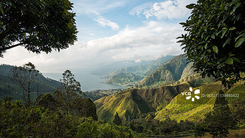 风景多山的地形图片素材