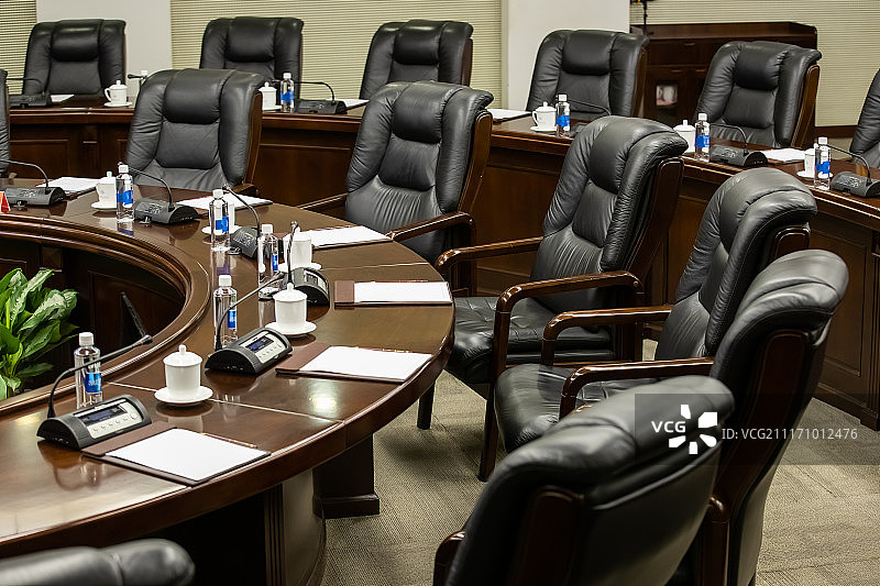 会议室内的桌椅图片素材
