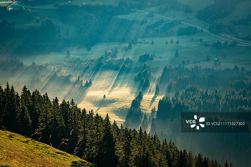 从巴伐利亚州奥尔纳赫看到的日出图片素材