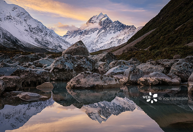 倒影池图片素材