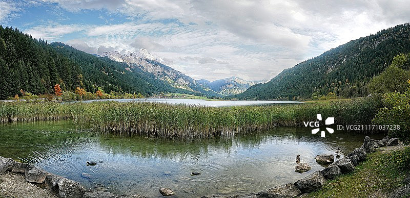 坦内海姆山谷哈尔登湖全景图片素材