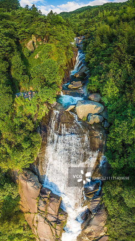 航拍广西桂林资源县宝鼎瀑布图片素材