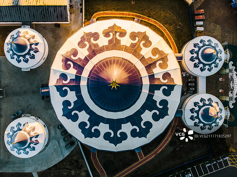 丰宁马镇晨光下的大毡房图片素材