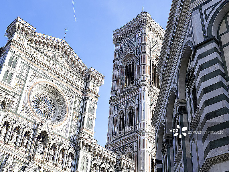 阳光明媚的早晨拍摄的佛罗伦萨大教堂照片图片素材