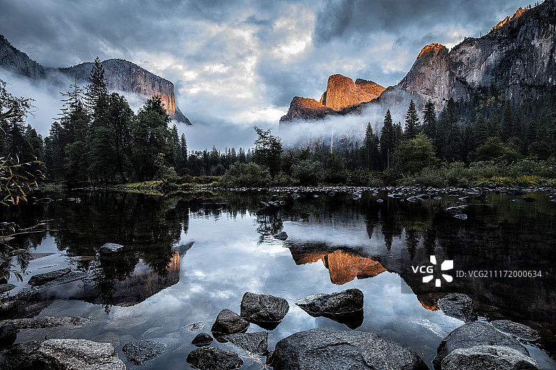 优胜美地山谷日落景色图片素材