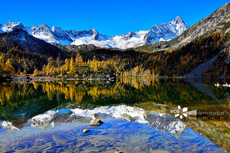 四川省甘孜州丹巴嘉绒藏寨风光图片素材