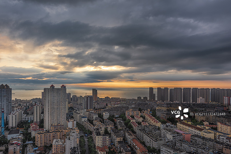 夕阳下的团岛城市图片素材