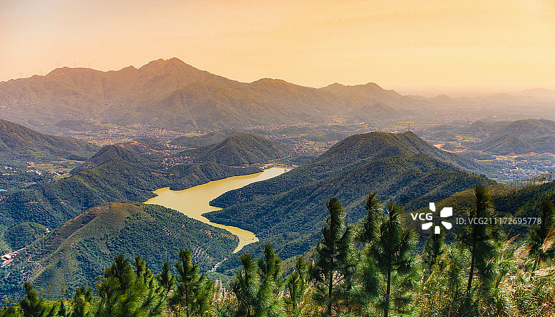 山峦黄昏图片素材