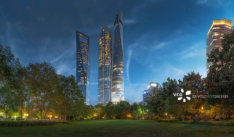 上海陆家嘴中心绿地图片素材