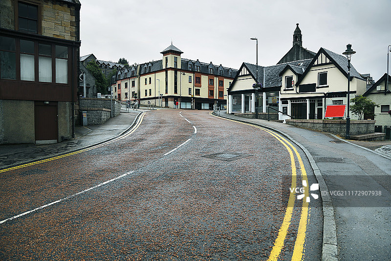 苏格兰高地威廉堡小镇建筑与道路图片素材