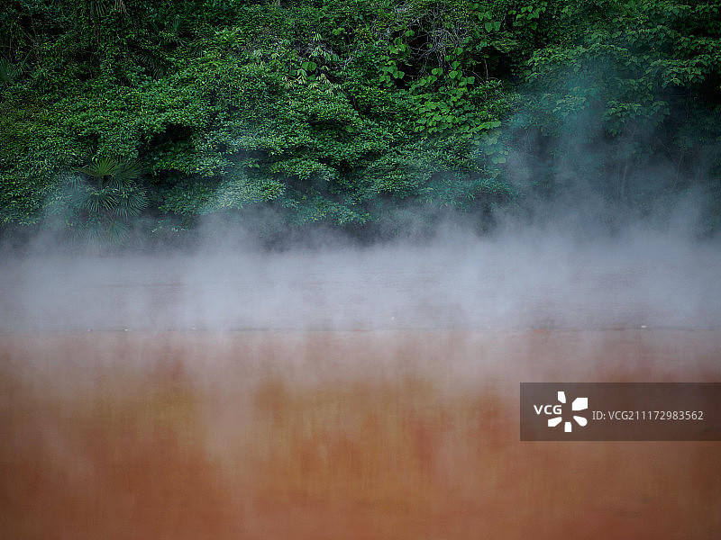 湖面蒸汽景观图片素材