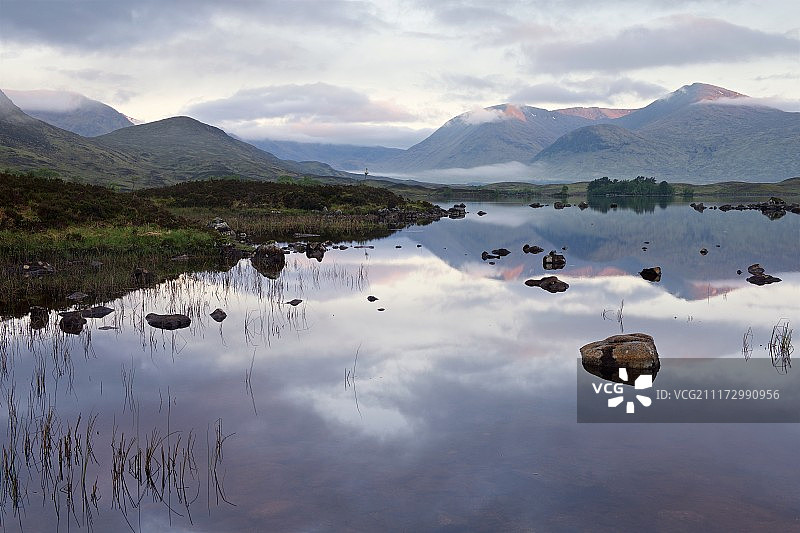 Lochan Na H-Achlaise湖日出图片素材