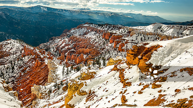 锡达布雷克斯国家纪念碑的雪景图片素材