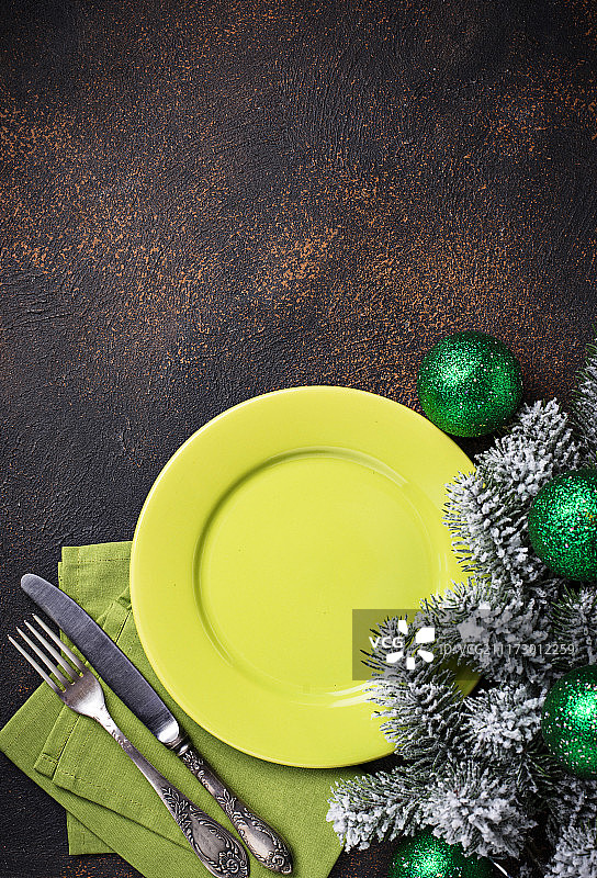 圣诞节或新年节日餐桌布置图片素材