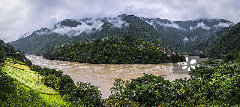 云南丙中洛三江并流图片素材