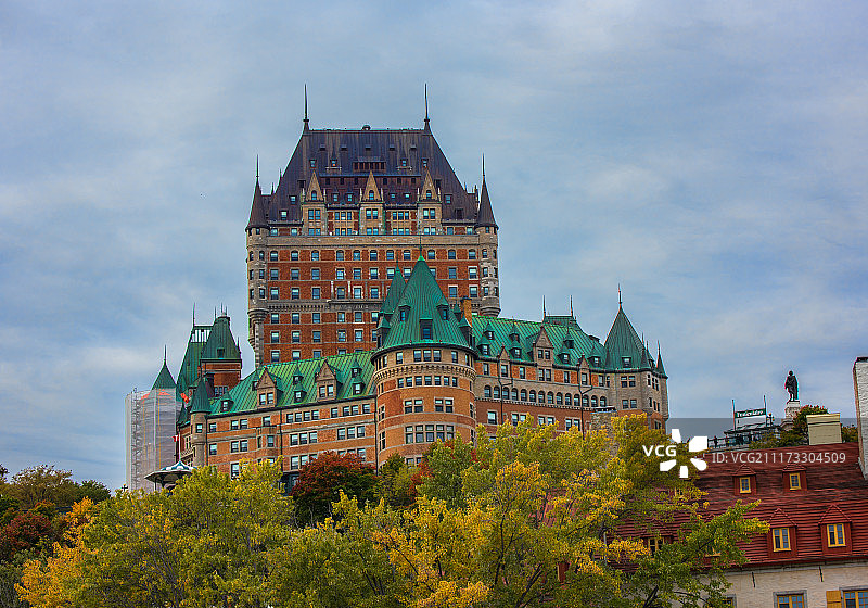 秋天的加拿大魁北克芳堤娜城堡图片素材