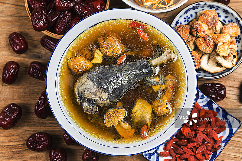 炖乌鸡汤图片素材