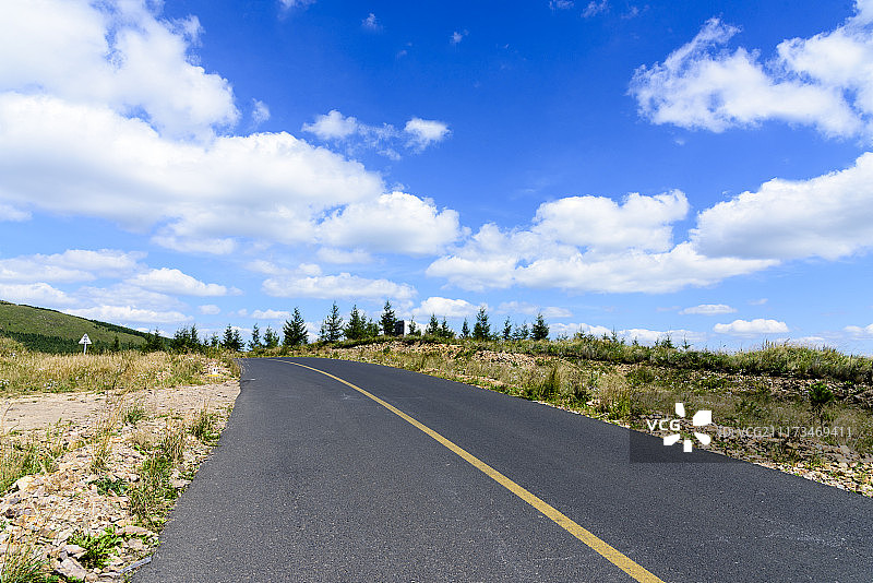 张北草原天路图片素材