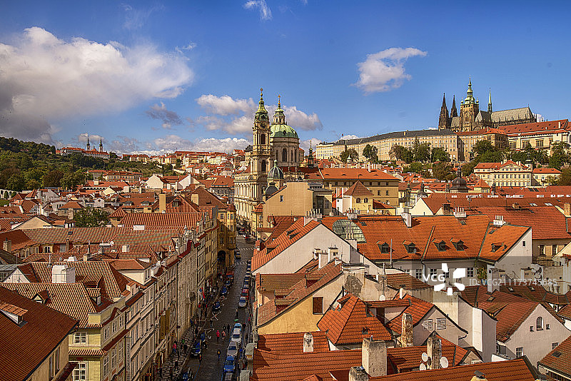 布拉格城堡区秋天风光图片素材