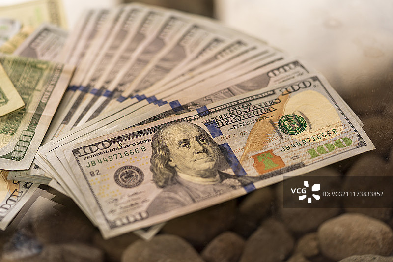 一叠美金图片素材