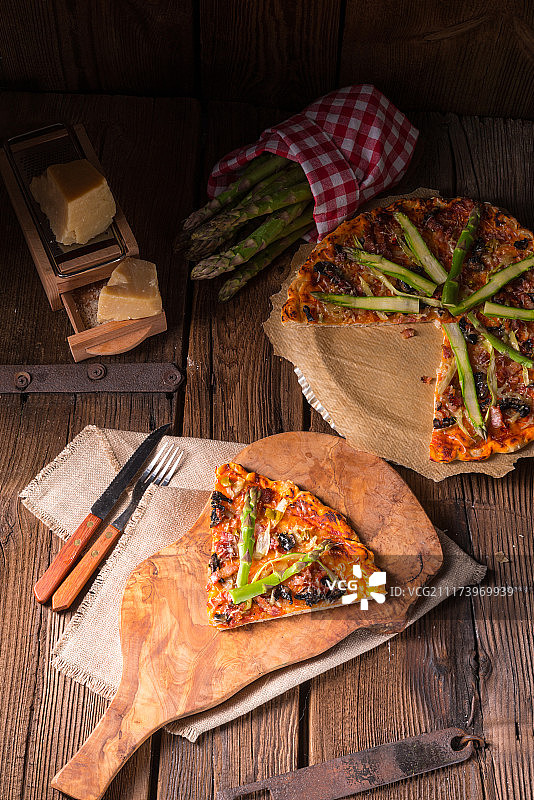 绿色芦笋披萨图片素材