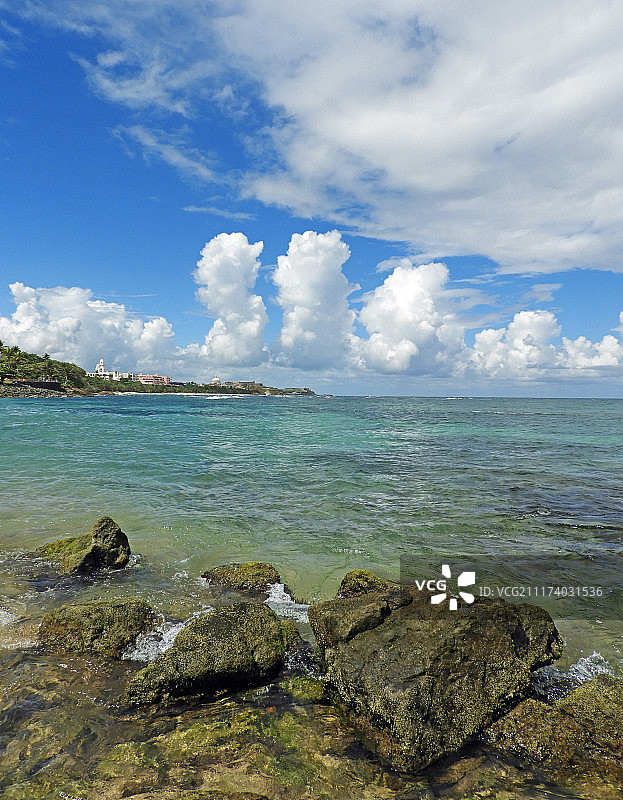 旧圣胡安的云彩与海岸线图片素材