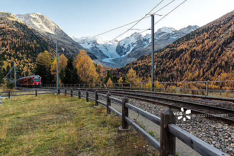 锡尔斯湖恩加丁图片素材