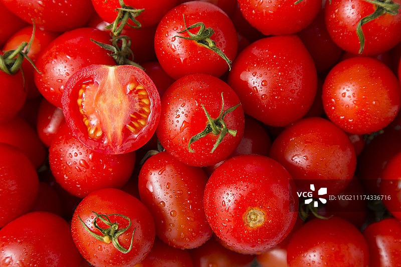 美味夏季水果静物摄影：番茄、东方甜瓜和西瓜图片素材