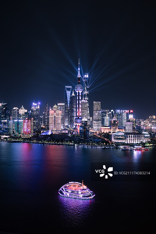 上海进口博览会进博会浦东陆家嘴灯光秀图片素材