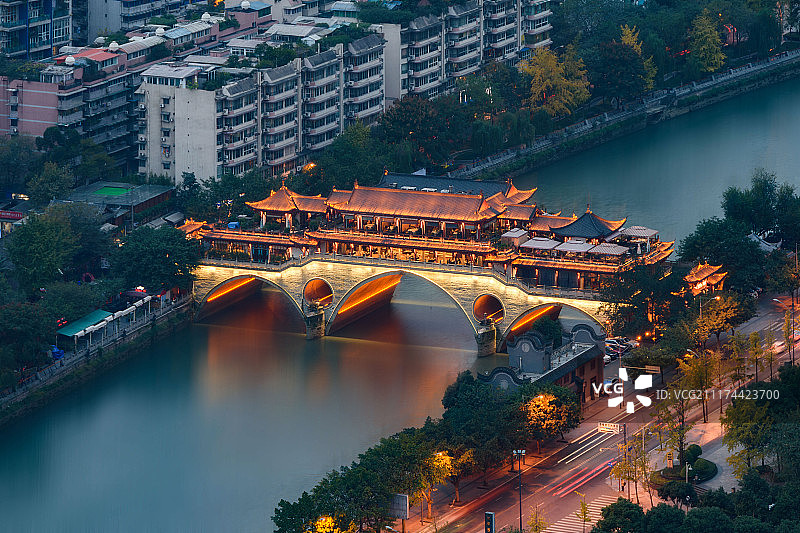 夜晚的成都安顺廊桥图片素材