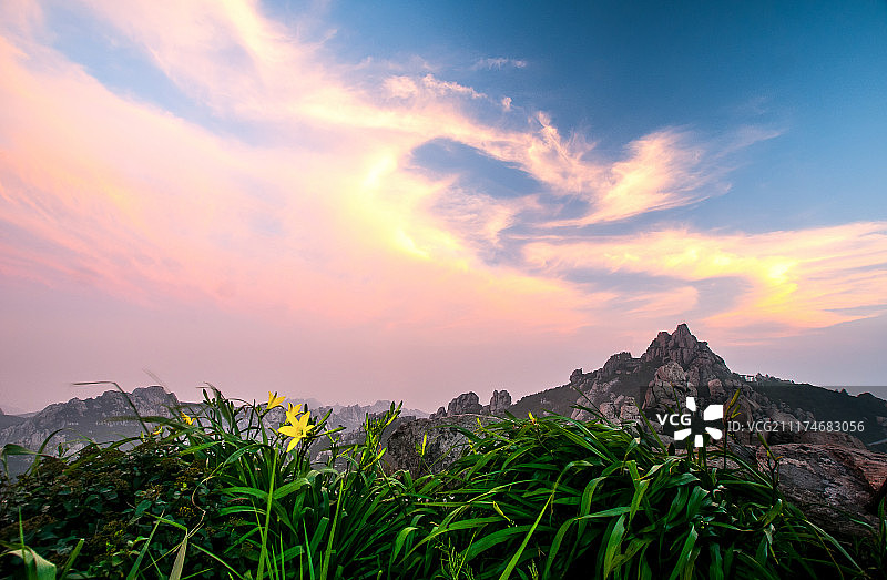 青岛崂山崂顶风光图片素材