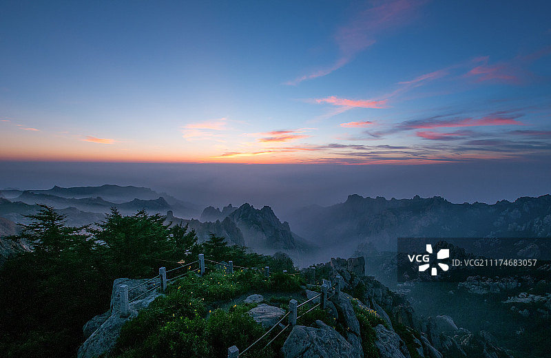 青岛崂山崂顶风光图片素材