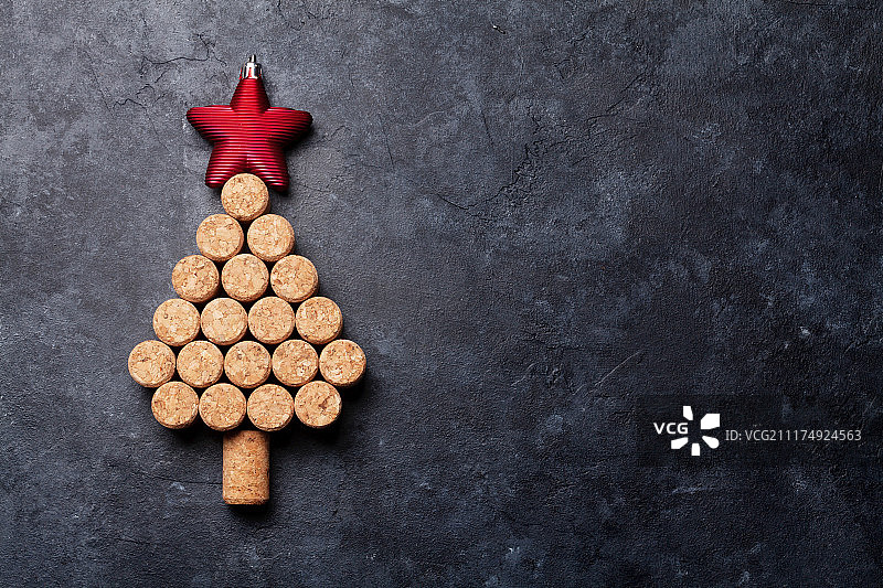 葡萄酒瓶塞圣诞树造型图片素材