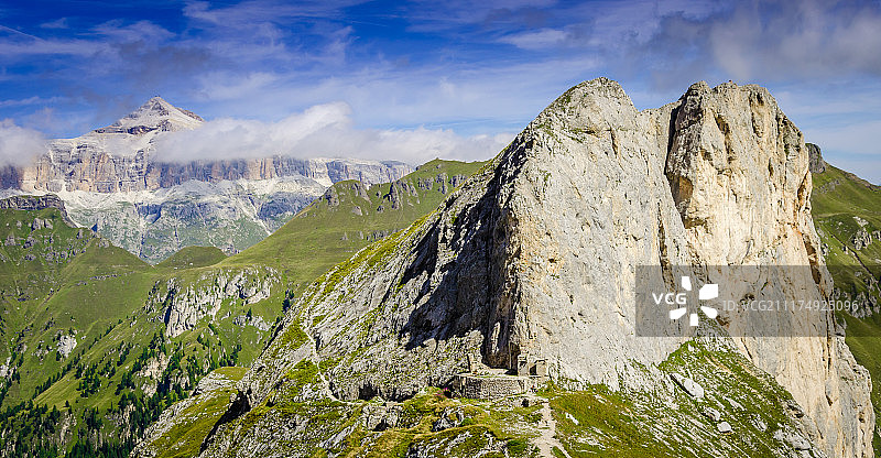 从意大利马尔莫拉达看到的景色图片素材
