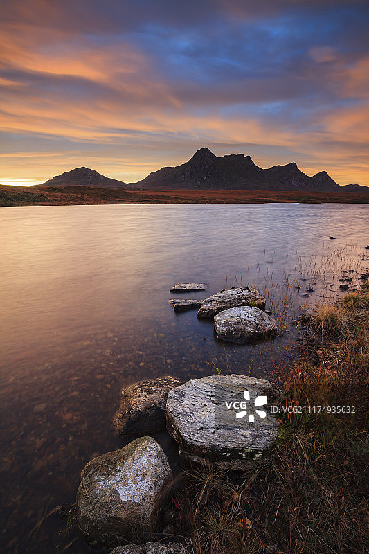 日出时的岩石（哈克尔湖）图片素材