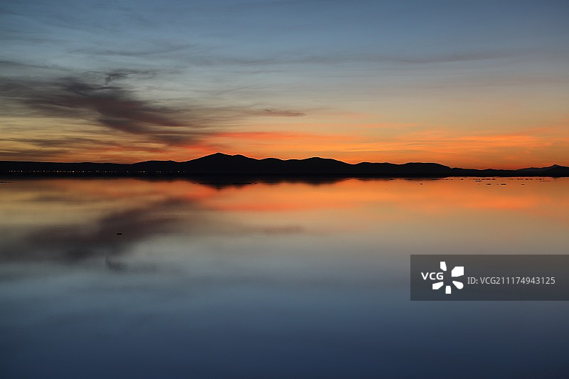 玻利维亚乌尤尼盐湖日出图片素材