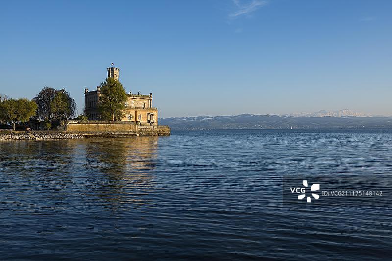 蒙福特城堡日落，位于德国巴登-符腾堡图片素材