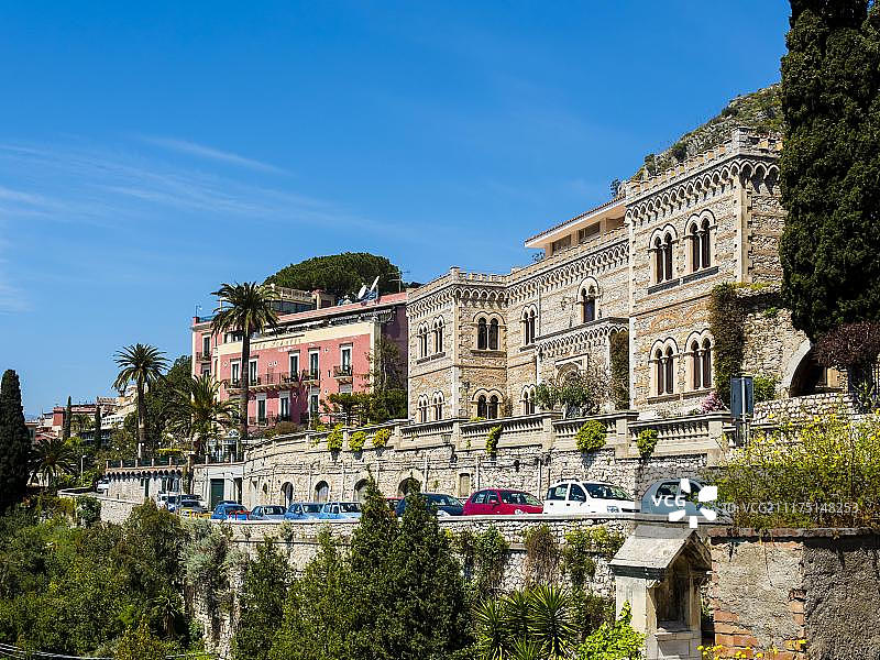 意大利西西里岛陶尔米纳的公寓图片素材