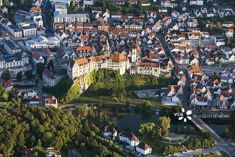 德国锡格马林根城堡及城镇鸟瞰图片素材