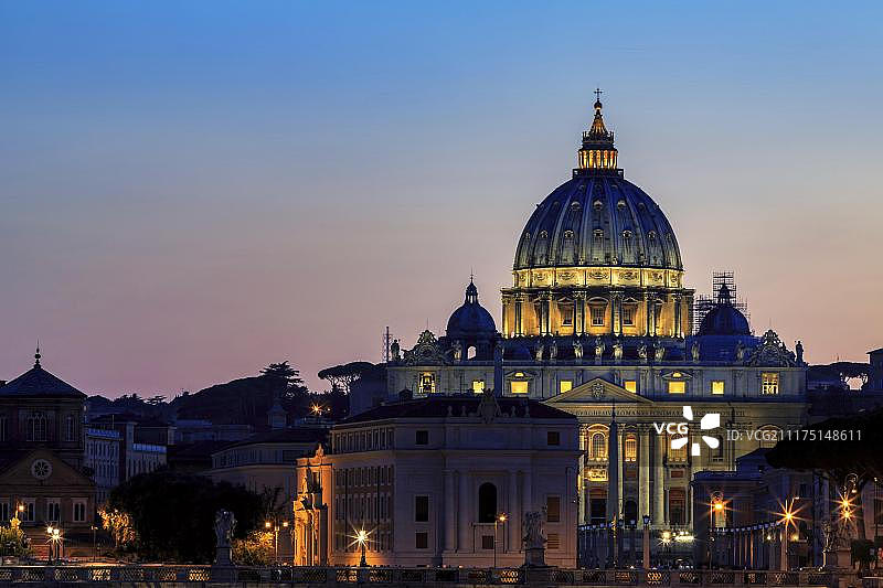 罗马圣彼得大教堂黎明景色图片素材