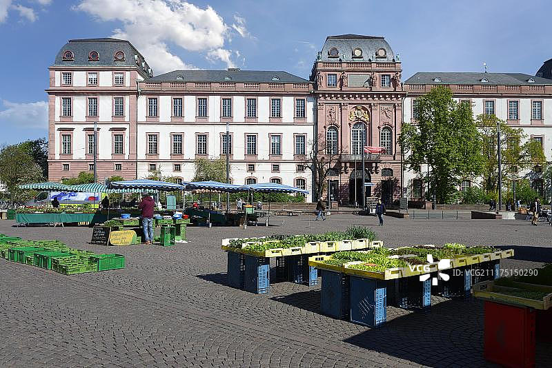 德国黑森州达姆施塔特宫殿博物馆市场图片素材