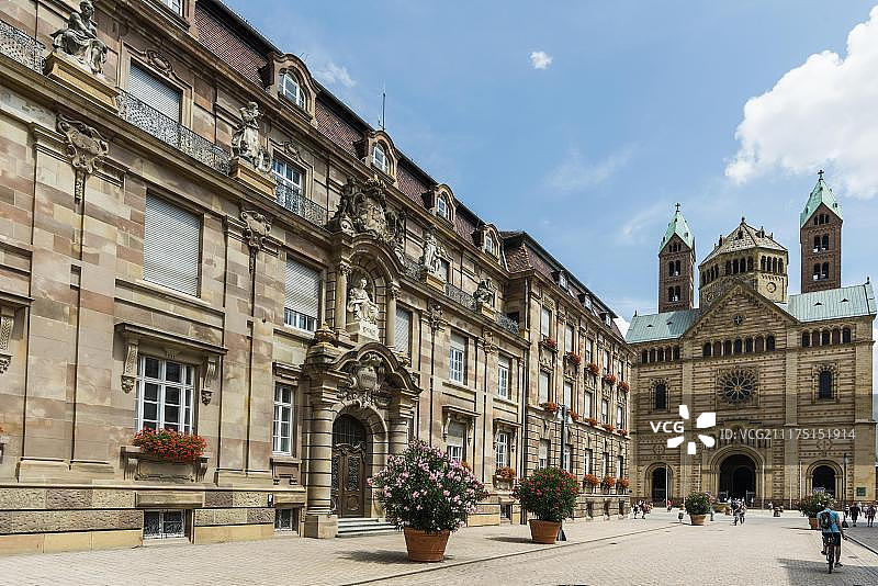 施佩耶尔马克西米利安大街，有凯撒大教堂，施佩耶尔大教堂，德国莱茵兰-普法尔茨，欧洲图片素材