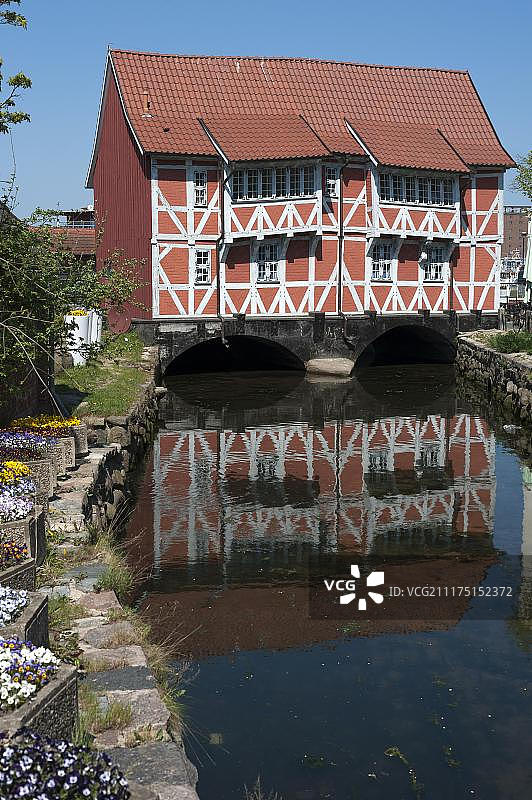 德国梅克伦堡-前波美拉尼亚州维斯马17世纪的木结构建筑拱顶图片素材