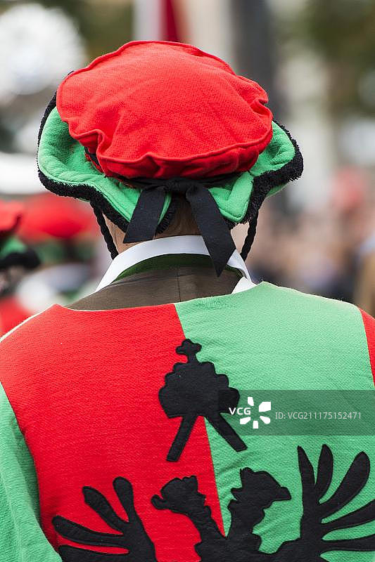 慕尼黑啤酒节男士服装，红绿帽子夹克图片素材