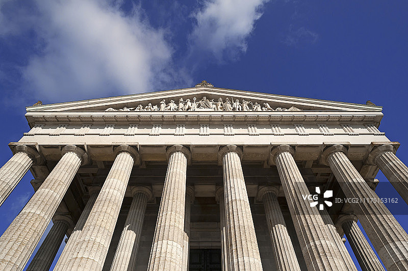 带有雕塑的山墙，瓦尔哈拉纪念馆的立面，多瑙斯陶夫，上普法尔茨，巴伐利亚，德国，欧洲图片素材