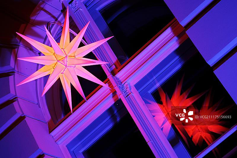 德国柏林贝塔斯曼大厦圣诞橱窗装饰图片素材