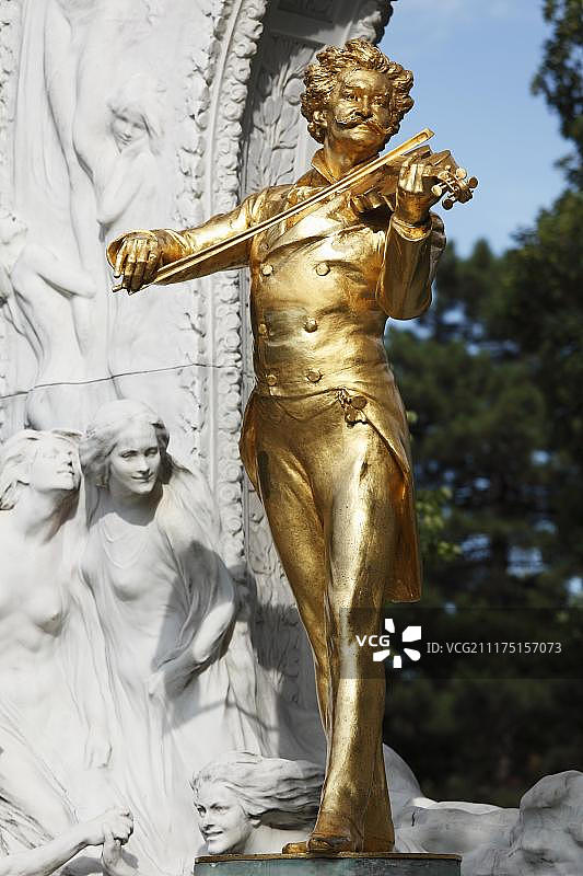 维也纳城市公园的约翰·施特劳斯纪念碑图片素材