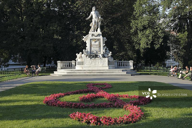 奥地利维也纳霍夫堡花园莫扎特纪念碑图片素材